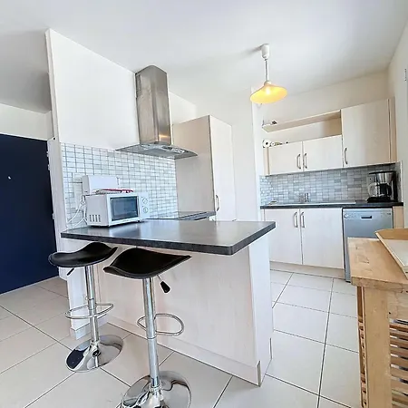 3p Avec Ascenseur, Parking Et Proche A - Fr-1-361-59 * Granville