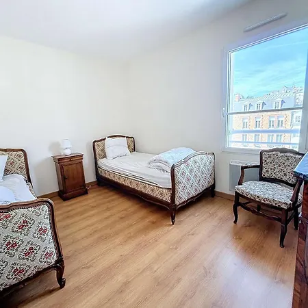 3p Avec Ascenseur, Parking Et Proche A - Fr-1-361-59 Granville