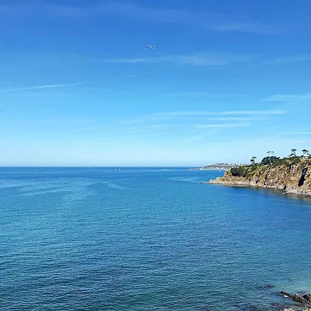 3p Avec Ascenseur, Parking Et Proche A - Fr-1-361-59 * Granville