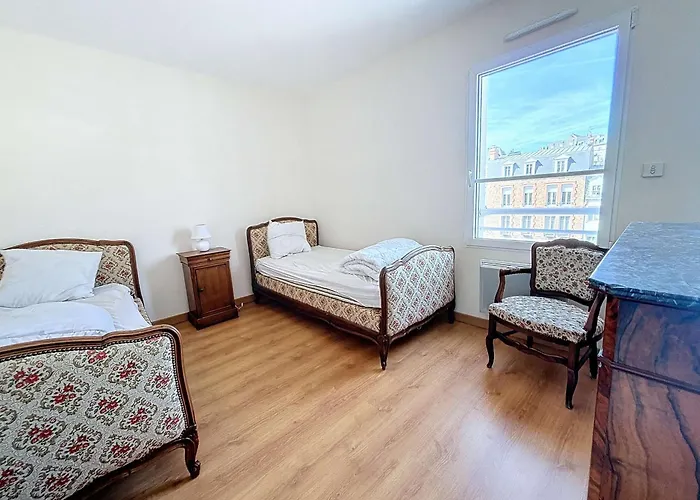 3p Avec Ascenseur, Parking Et Proche A - Fr-1-361-59 Granville