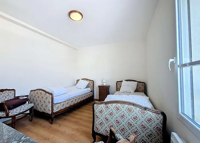 Apartamento 3p Avec Ascenseur, Parking Et Proche à - Fr-1-361-59 *