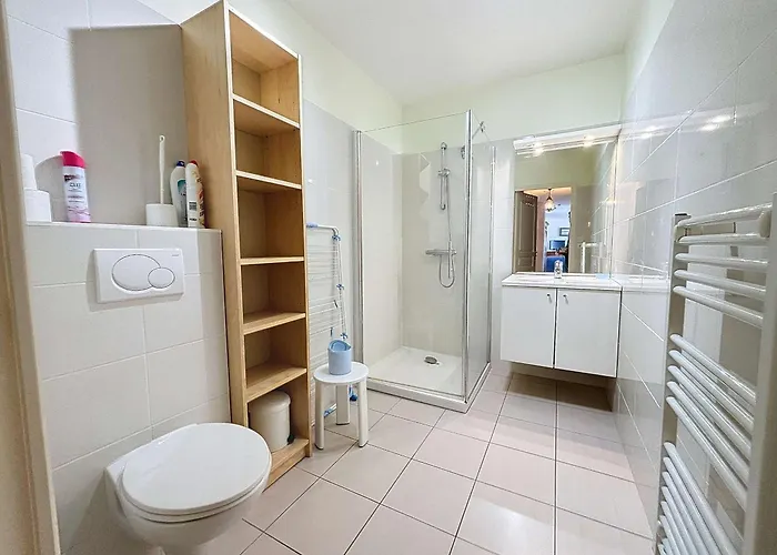 3p Avec Ascenseur, Parking Et Proche à - Fr-1-361-59