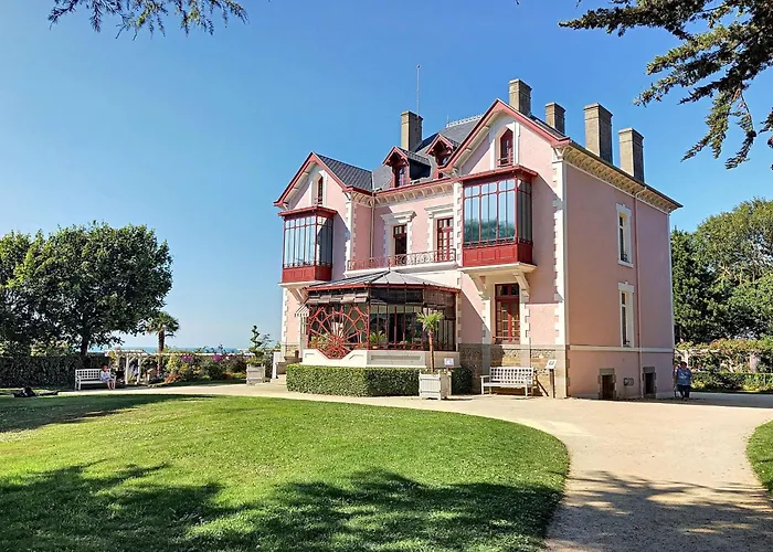 3p Avec Ascenseur, Parking Et Proche à - Fr-1-361-59 *